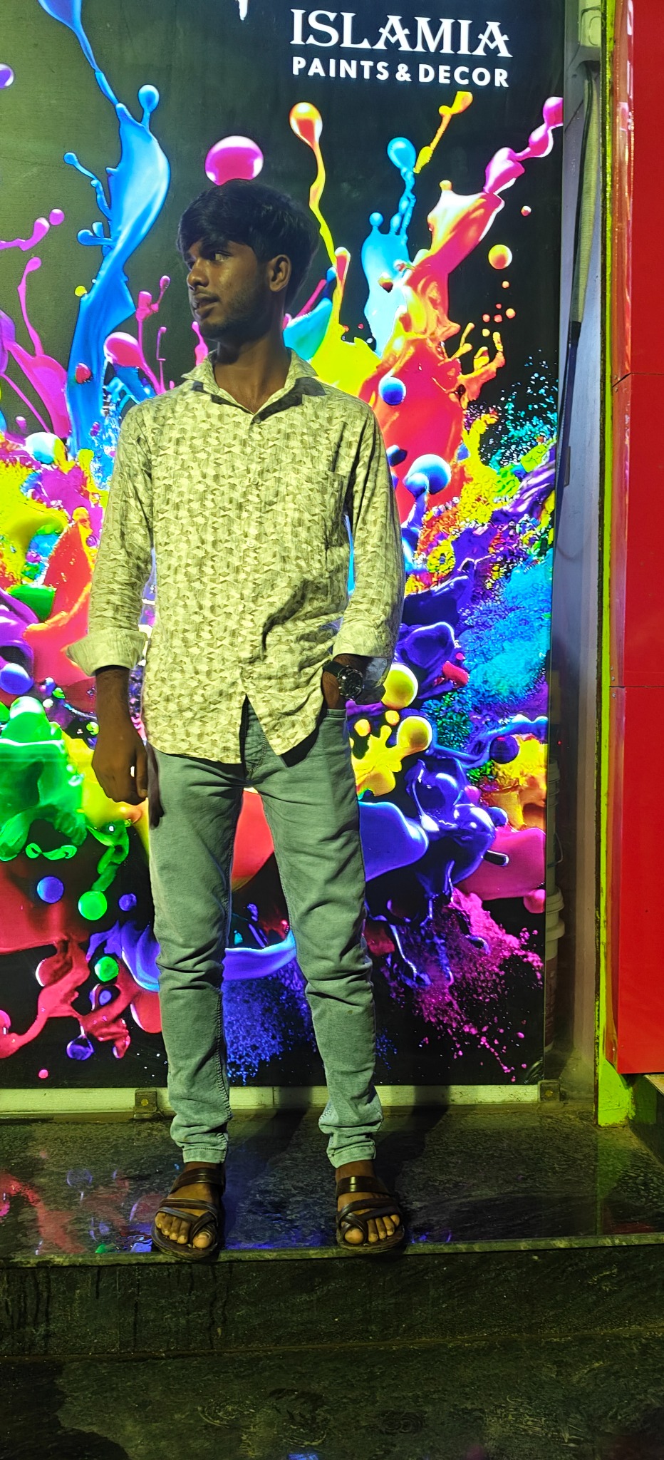 Islamia Paints & Decor showroom or business photo
